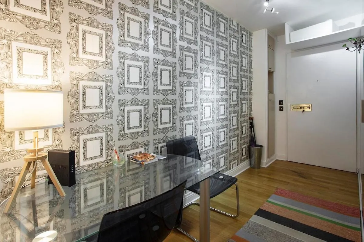 Marais Nest Apartment Paris